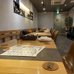 お子様連れのご家族でのお食事にも是非ご利用ください♪座席も広々と確保していますので、ゆったりと過ごしていただける空間となっています。