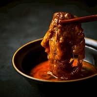 目の前で仕上げるプロの技。五感で味わう「おもてなし」