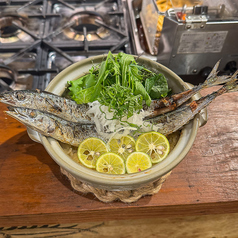 季節の海鮮土鍋ご飯の写真