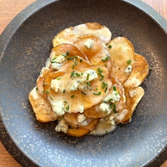 ■トリュフチップス　ゴルゴンゾーラチーズ添え