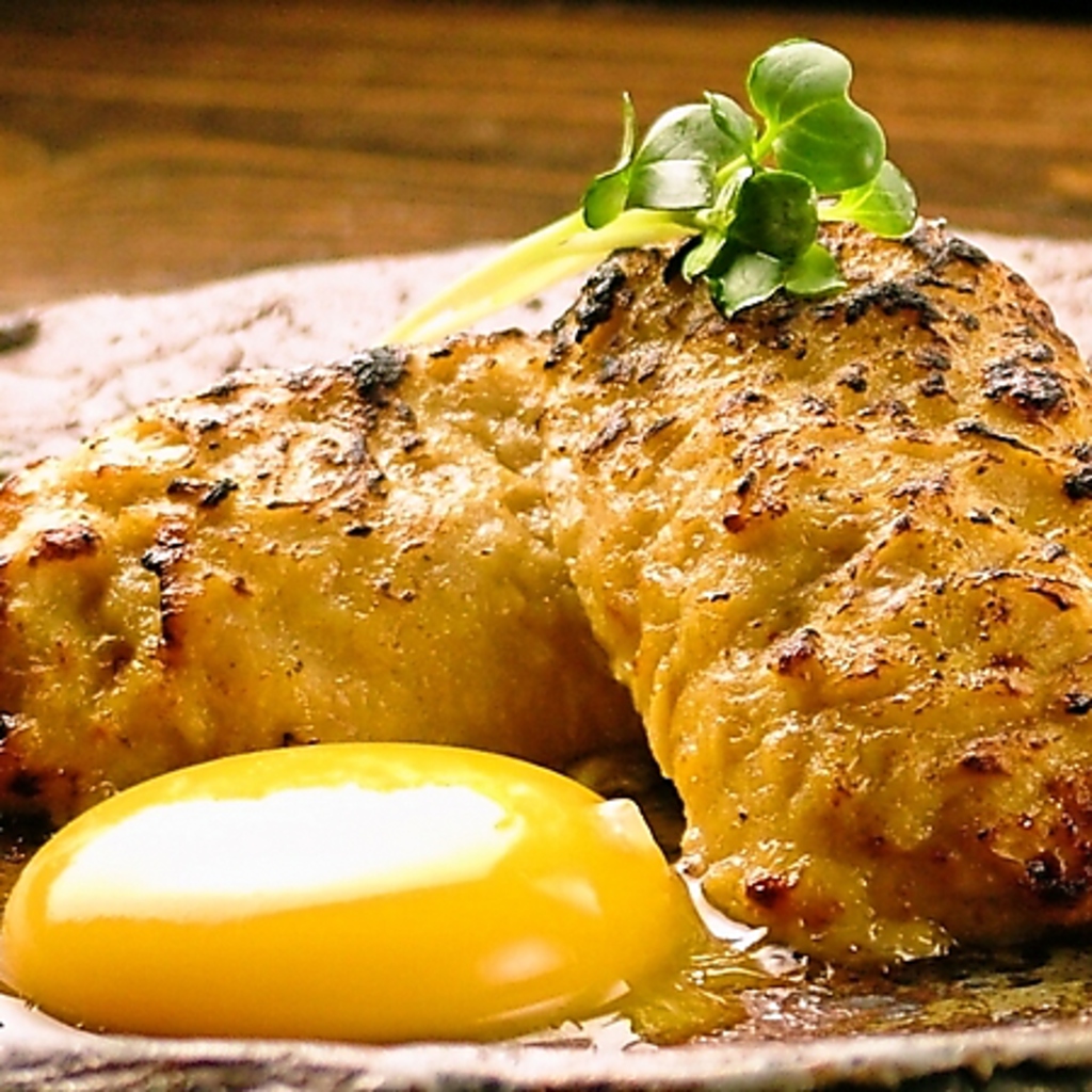 ふんわりトロける食感がヤミツキになる名物つくねは、リピーター続出の激うま看板メニュー！！