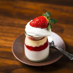 苺のショートケーキパルフェ
