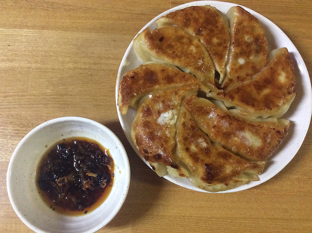 【ジャンボ餃子】皮もラー油も全て自家製の一番人気！人生で一番美味しい餃子と言うお客様続出中！