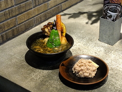 数量限定チキンスープカレーで味わう贅沢なひととき