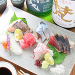 鮮魚が自慢。炭火料理はもちろん、こだわりの日本酒にピッタリなお刺身は定番。