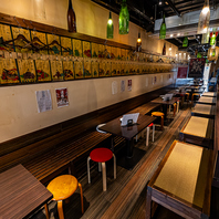 酒棚が映える洗練された和モダン設計