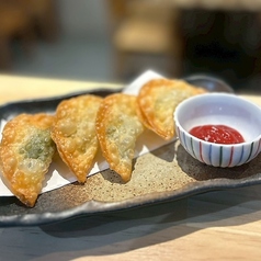 揚げたて鶏皮餃子