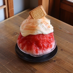 いちごレアチーズのかき氷 ― バタークッキーとチーズクリーム ―