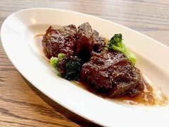 豚バラ肉のやさしいビール煮込み ~甘みと旨みがとけあう一皿~ 