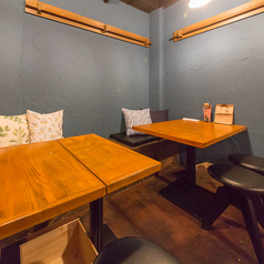 4名掛けテーブル席×2卓ご用意しています◎