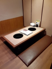 大人気の掘りごたつ席、ご予約はお早めに