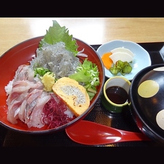 あじ・生しらす丼1,600円（税込）