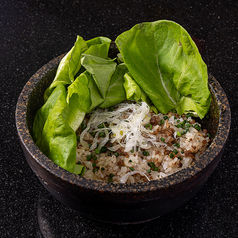 極上佐賀牛そぼろの石焼きガーリックご飯