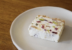 【夏季限定】カッサータ～ドライフルーツとナッツのアイスケーキ～