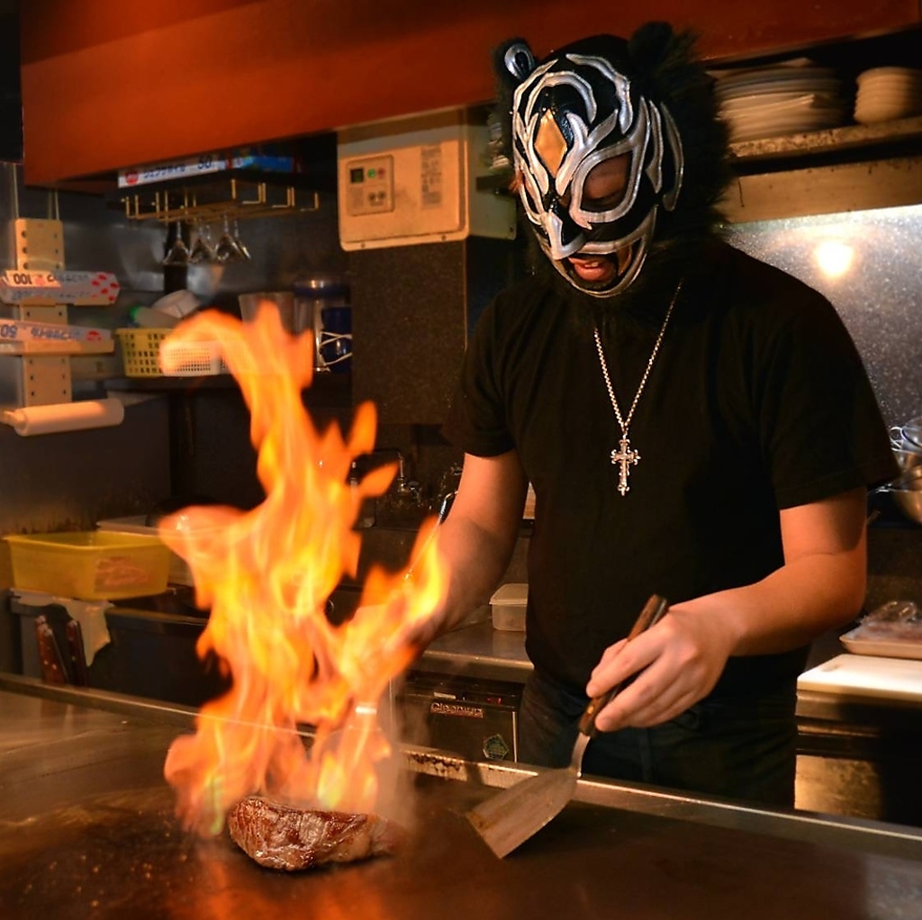 目の前で焼き上げる。