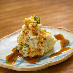 １５年愛される【名物ポテトサラダ】がお通し♪なんと食べ放題！おかわり自由です！の写真