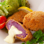 ちゅらちゅらのイチオシ、「紅芋チーズコロッケ」もご来店時にはぜひ召し上がっていただきたい一品☆