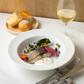 料理メニュー写真&nbsp;本日のお魚料理　ルッコラオイルと白ワインソース