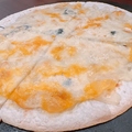 料理メニュー写真 4種のチーズピザ