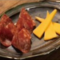 料理メニュー写真&nbsp;チーズとサラミ