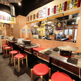 店内は開放感ある鏡張り！グループ様やご宴会大歓迎！各種宴会にぜひご利用下さい。