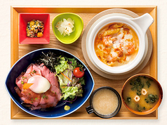 山芋とろとろ赤身肉のローストビーフごはん