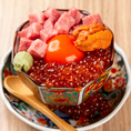 ご来店いただいた際には必ず食べていただきたい、贅沢の極みを実現した、魅惑の小鉢丼！！