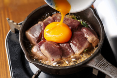 牛レバニラ玉　鉄板焼き