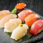 築地から仕入れた魚介で握った寿司+バイキング(お野菜・料理・麺類・デザート)食べ放題のコースも☆