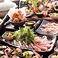 当店は全席「全面禁煙」となっております。たばこの匂いが苦手な方や、お子様連れのお客様も安心してお食事をお楽しみいただけます。クリーンな空気の店内で、新鮮な海の幸と豊かなお酒の香りを存分に味わってください!美味しいお料理をご用意して皆様をお待ちしております。