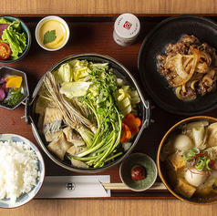 北東北御膳　鱈とせりのしょっつる鍋、青森店舗十和田バラ焼き