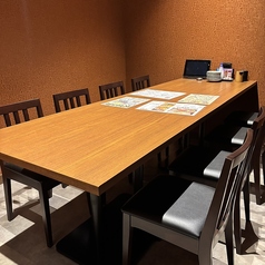 プライバシーに配慮された静かな個室空間をご提供しております。大切な方との会食や記念日のお祝いをはじめ、少人数でのご集まりにも幅広く対応可能です。