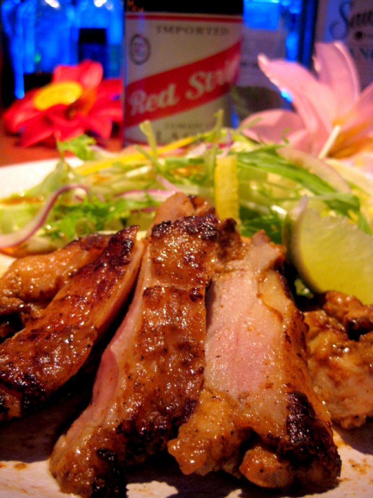 ジャマイカ料理のジャークチキン!秘伝のスパイスとジュワっとした肉汁がクセになる人気NO1メニュー♪