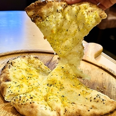 モッチモチのチーズナンがおすすめ！