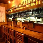 1名様～気軽に利用できるカウンター席がございます！落ち着いた雰囲気の店内でデートにもおすすめ◎