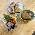 刺身3点盛合せ、おでん3点盛合せ、鶏ももの唐揚げと、当店人気の3品が一度に味わえる「しゃかりきセット」。ご来店の際にはぜひご注文下さい。
