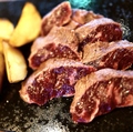 料理メニュー写真&nbsp;溶岩石グリル　豪快国産牛ステーキ（300g）