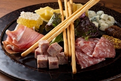 シャルキュトリーとチーズ盛合せ