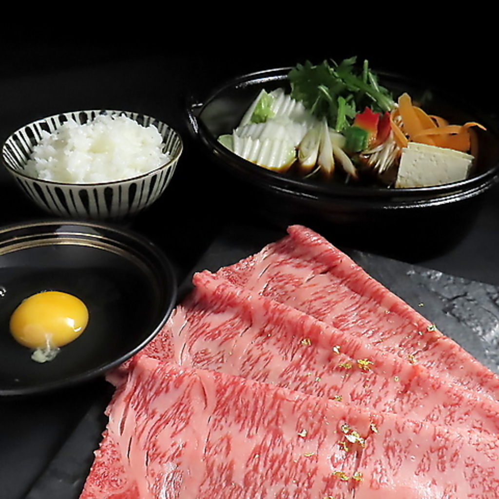 お肉好きも大満足のA5ランク和牛でランチも贅沢に。上質なお肉をランチでもディナーでも味わえます。