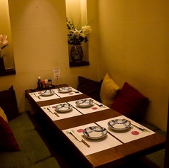 完全個室の掘りごたつ席は2名～6名席、7名～10名席と2部屋ご用意♪プライベートな空間でお食事をゆっくりとお楽しみいただけます。人気のお席なのでお早めのご予約がおすすめです！！