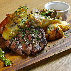 カービングプレート　Our Speciality Grilled Assorted Platter