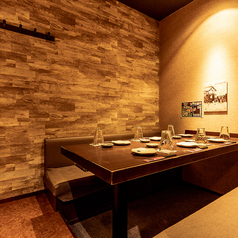 女子会や仲間と！お客様だけの空間をお楽しみください4名様席。