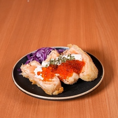 紅タルのレアサーモンカツいくらのせ