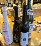 厳選された日本酒、焼酎が揃う品揃え