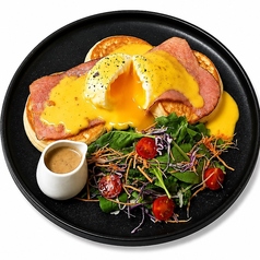 エッグベネディクトパンケーキ
