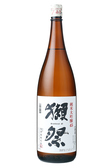 日本酒業界で一大人気を誇る”獺祭”！！フルーティーで甘みを感じる味わい、酒をあまり飲み慣れない人でもすんなり飲めてしまう大人気の一杯をご堪能ください♪