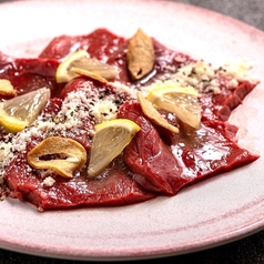 牛肉のレアカルパッチョ　～レモンソース＆チーズ～