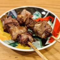 朝挽きの超新鮮ホルモンのもつ焼き