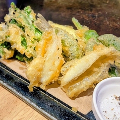 キスと旬な野菜の天ぷら盛り合わせ