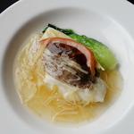 【ベテラン料理長謹製】旬のお魚を蒸し物やあんかけ仕上げに。旬の味を心ゆくまでお愉しみください。